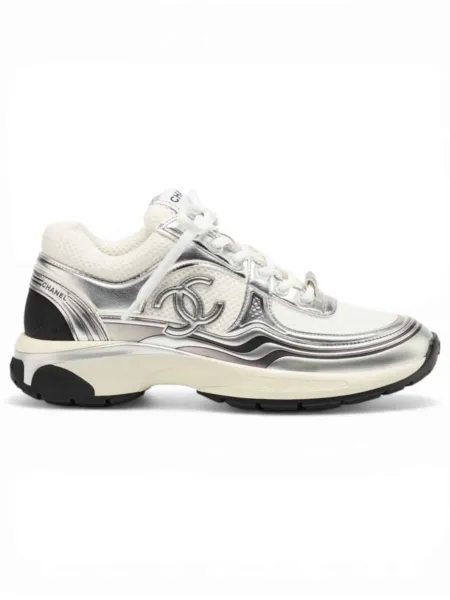 Zapatillas Chanel Emblemáticas CC Plateado